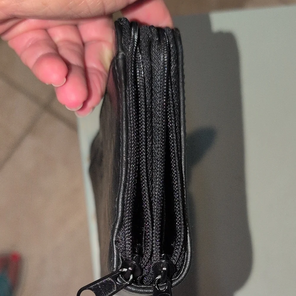 Vintage Black Vegan Leather Zipper Wallet